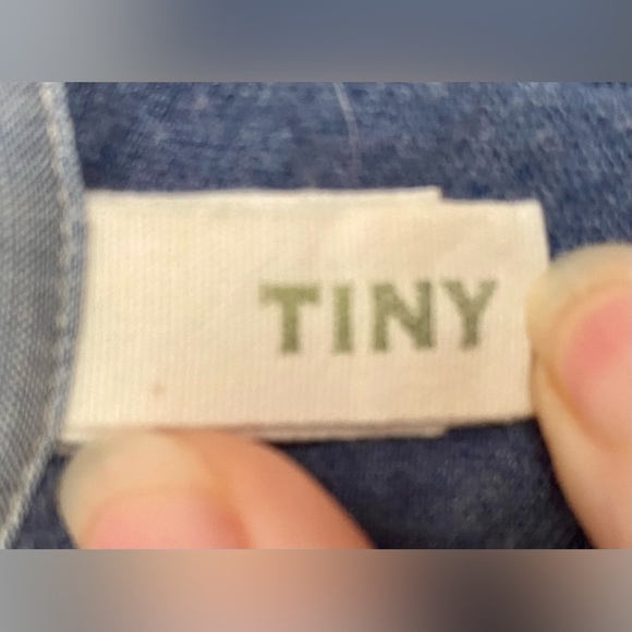 ANTHROPOLOGIE Denim and jersey blouse with embroidery and lace detail. - Picture 9 of 10